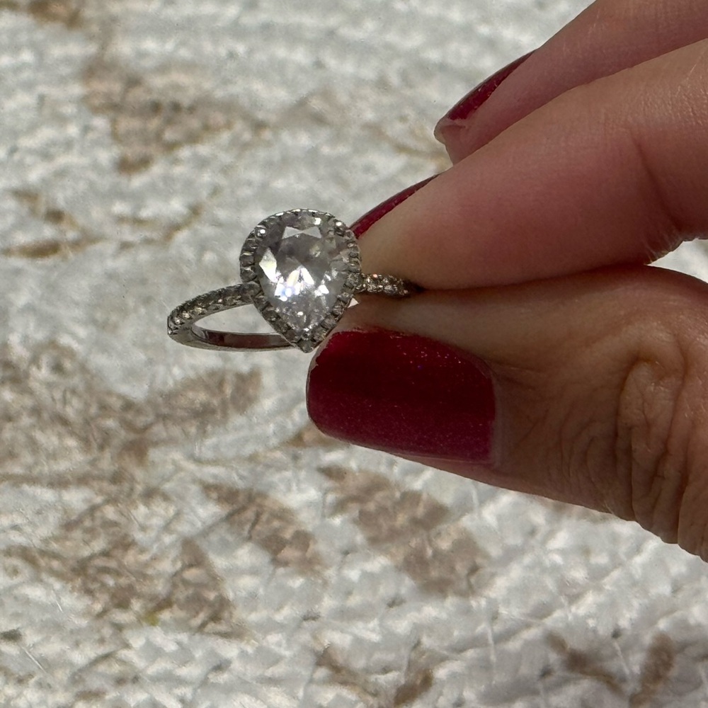 Silver Teardrop- Engagement Ring ‘ stand in ‘ S925 size 6 - Picture 3 of 8
